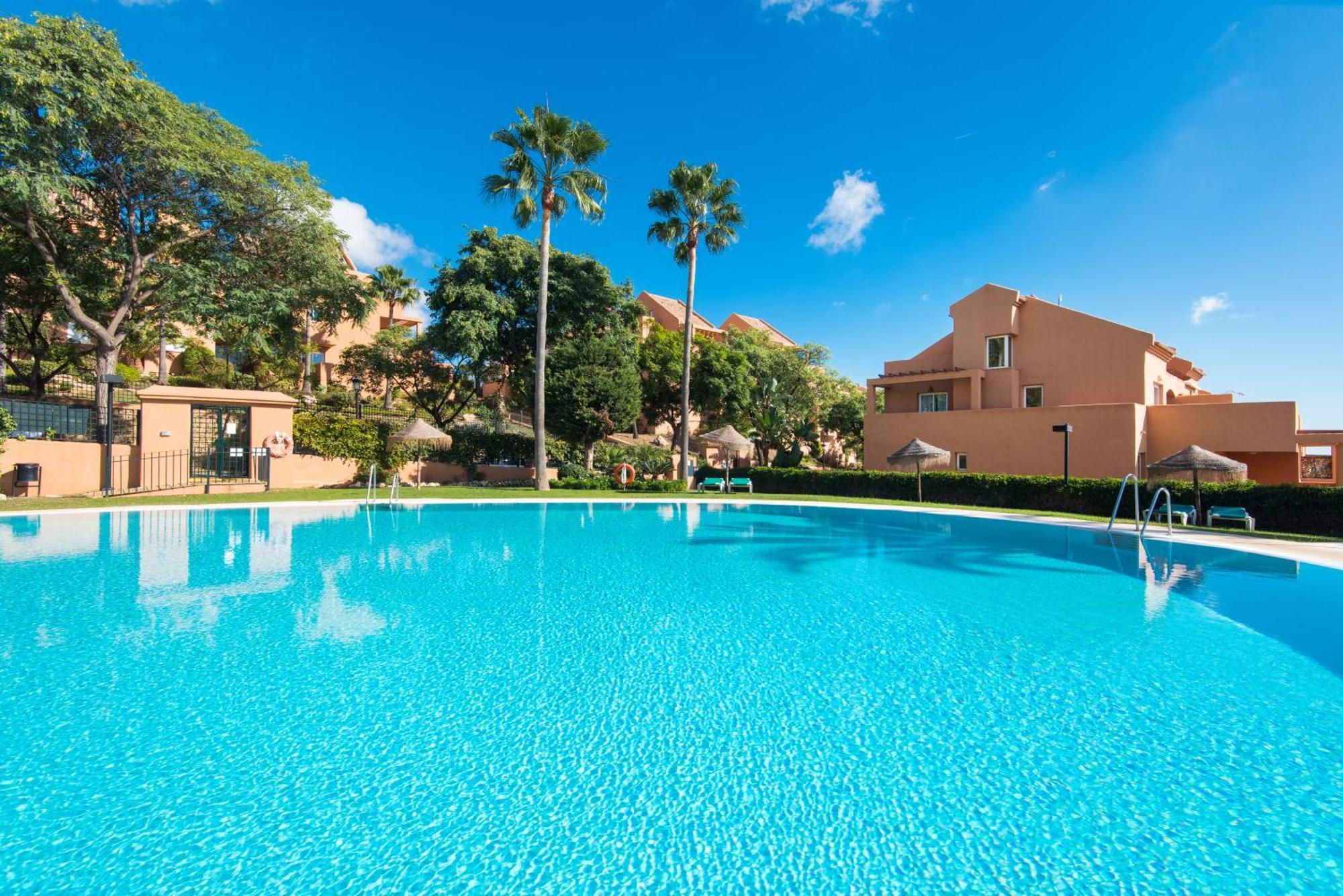 Rentandhomes Penthouse Elviria Golf Marbellac Extérieur photo